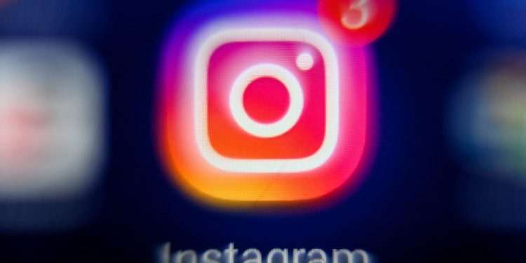 instagram-finally-adds-‘reposts’-to-let-people-share-other-accounts’-pictures