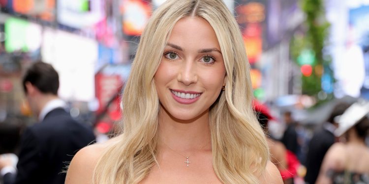 meet-katie-feeney,-viral-tiktok-star-dubbed-‘the-next-erin-andrews’-after-being-hired-by-espn