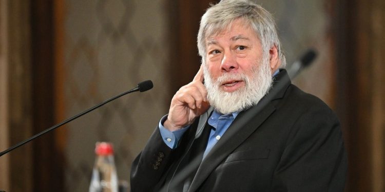 apple-co-founder-steve-wozniak-calls-out-youtube-over-rampant-scam-videos