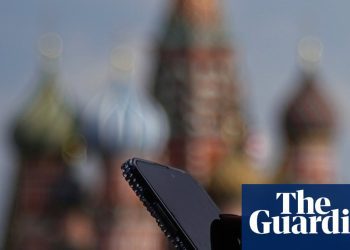 russia-clamps-down-on-whatsapp-and-telegram-over-data-sharing-–-the-guardian