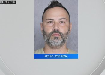 broward-dad-accused-of-sending-explicit-messages-to-16-year-old-school-counselor,-police-say