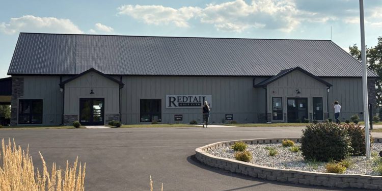 golf-simulators-coming-to-lakewood’s-redtail,-despite-worries-over-course-costs-and-if-it-…
