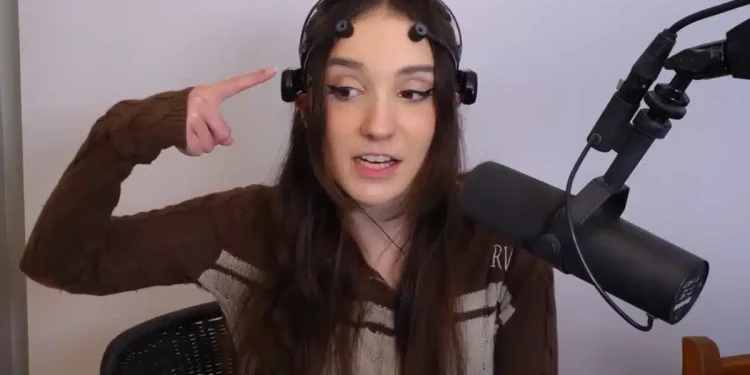 this-twitch-star-built-a-gaming-controller-powered-entirely-by-her-thoughts