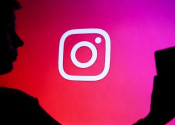 filmmaker-backs-social-media-age-ban-after-‘unsettling’-instagram-experiment-–-nz-herald