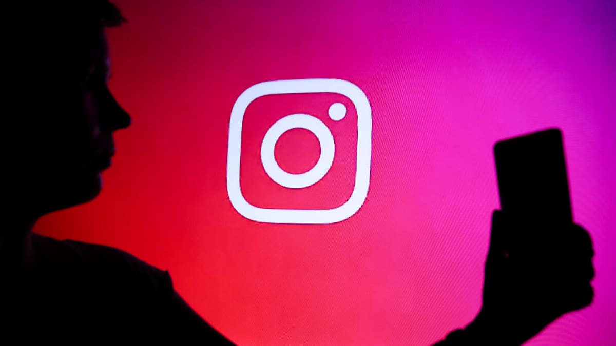 filmmaker-backs-social-media-age-ban-after-‘unsettling’-instagram-experiment-–-nz-herald