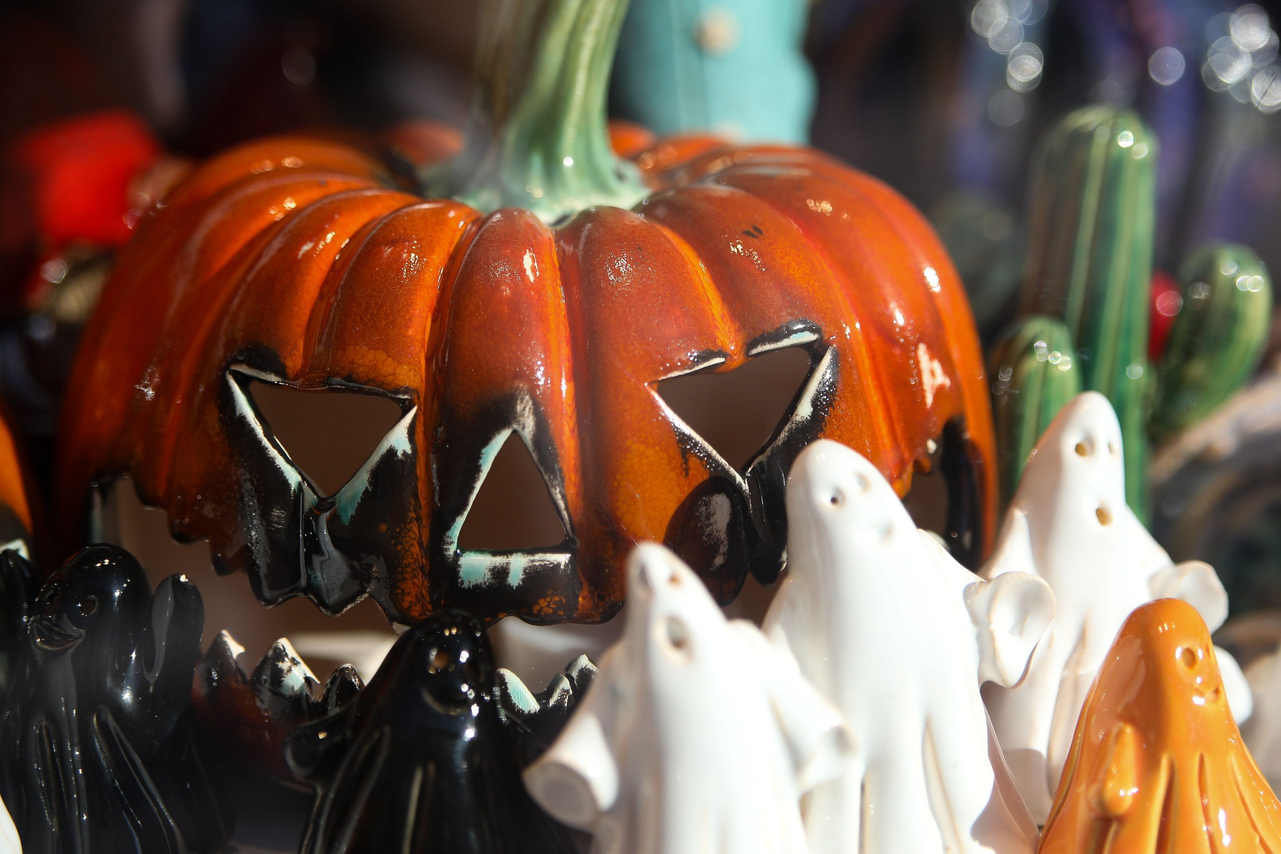 never-pass-up-these-5-vintage-halloween-items-on-facebook-marketplace