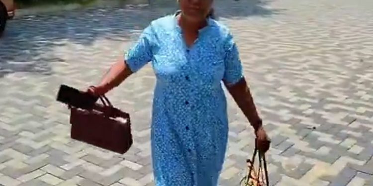 gratitude-across-borders:-kuwaiti-man-travels-to-sri-lanka-to-honour-ex-housemaid