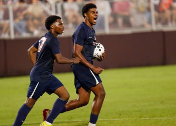 virginia-strikes-late,-earns-2-2-draw-at-no-8-virginia-tech.