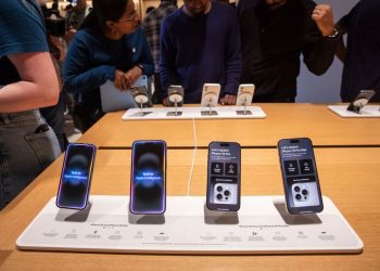 iphone-owners-urged-to-update-whatsapp-due-to-security-flaw-–-the-star