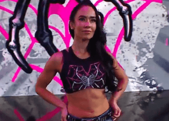 aj-lee-makes-wwe-return-during-9/5-smackdown-–-ringside-news