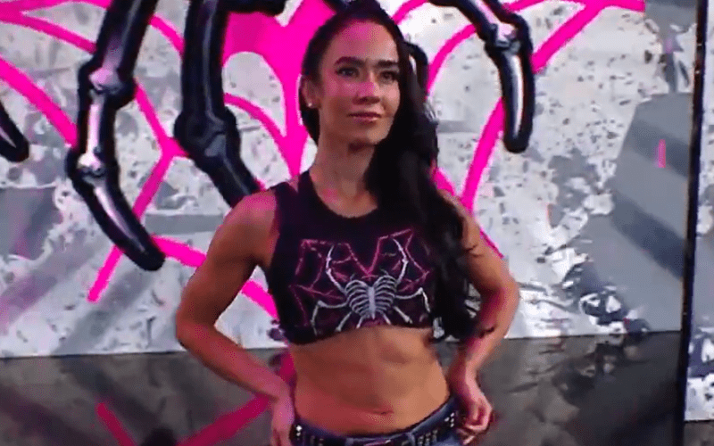 aj-lee-makes-wwe-return-during-9/5-smackdown-–-ringside-news