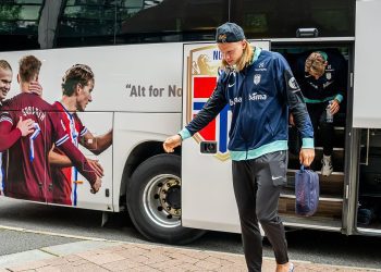 erling-haaland-left-needing-stitches-after-freak-accident-with-norway’s-team-bus-–-daily-mail