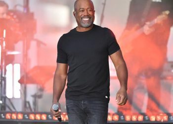 country-star-darius-rucker-reveals-much-younger-girlfriend-in-sweet-instagram-post