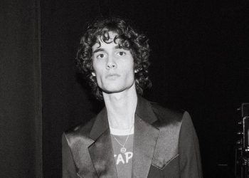 sombr’s-‘i-barely-know-her’-rises-to-no.-1-on-top-rock-&-alternative-albums-chart