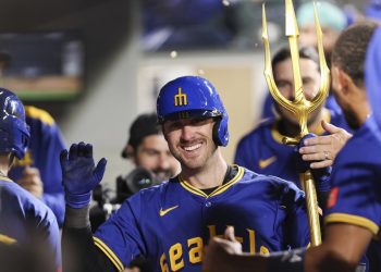 ending-mariners’-20-year-title-drought-may-take-mustaches,-‘etsy-witches’-|-king5.com