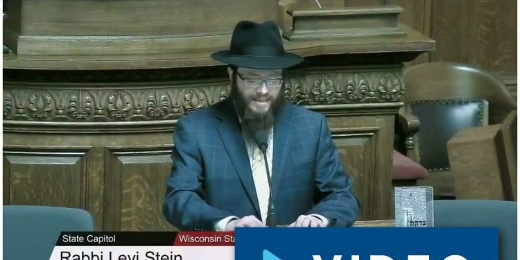 shliach-leads-wisconsin-state-assembly-invocation-–-anash.org