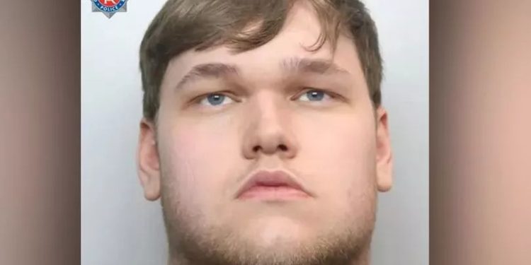 the-prolific-paedophile-who-catfished-young-girls-on-snapchat-–-yahoo-news-uk