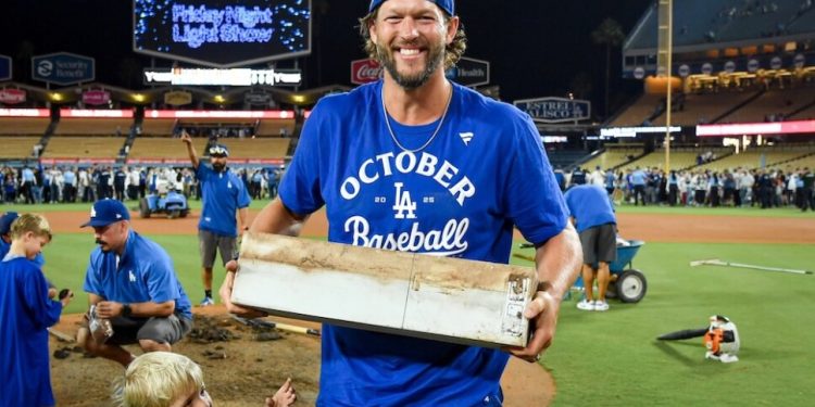 watch:-dodgers-clubhouse-toast-for-clayton-kershaw-&-clinching-spot-in-postseason