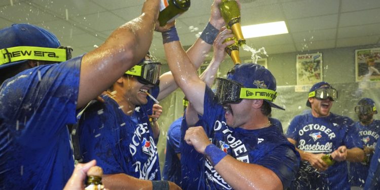‘mission-not-over-yet’:-baseball-world-salutes-blue-jays-after-clinching-playoff-berth
