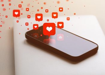 facebook-adds-an-ai-assistant-to-its-dating-app-–-engadget
