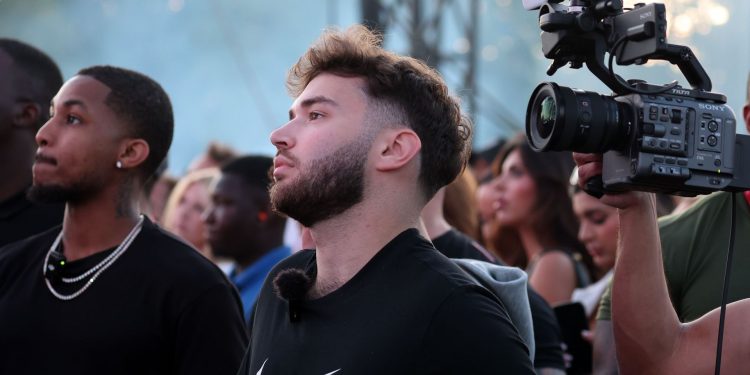 why-was-adin-ross-banned-on-twitch?-drama-explained-as-streamer-reveals-he-received-…