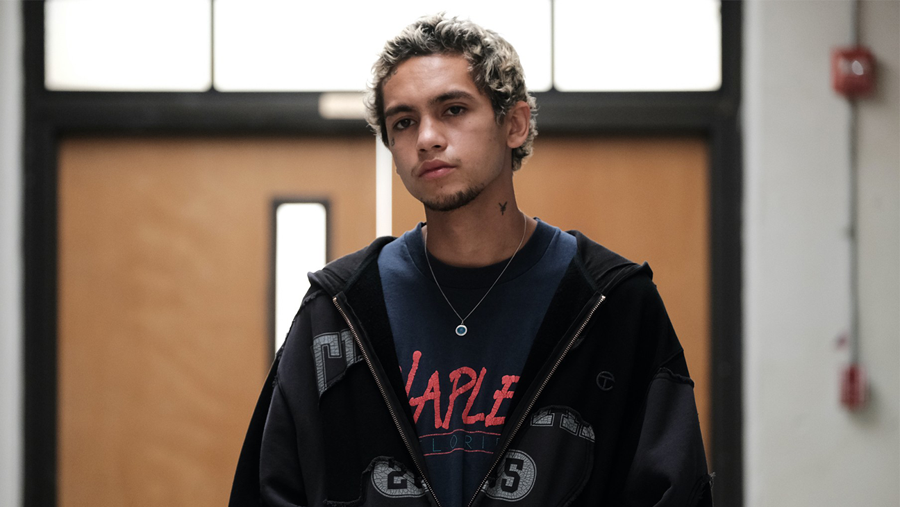dominic-fike-recalls-“drinking-whiskey,-taking-shrooms”-before-‘euphoria’-audition