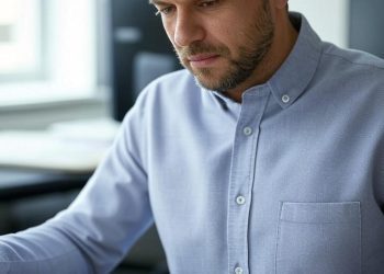 linkedin-2025-algorithm-shift:-video-views-slump-for-viral-creators-–-webpronews