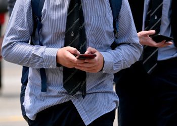whatsapp,-twitch-among-sites-that-could-face-australia-under-16s-social-media-ban