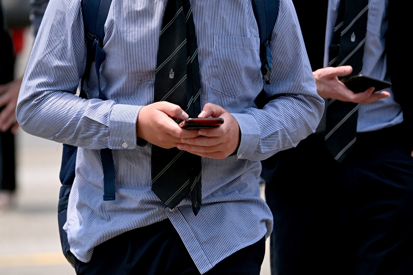 whatsapp,-twitch-among-sites-that-could-face-australia-under-16s-social-media-ban