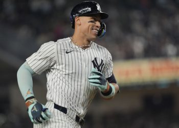 yankees-move-into-1st-place-tie-with-blue-jays-in-al-east-|-thescore.com