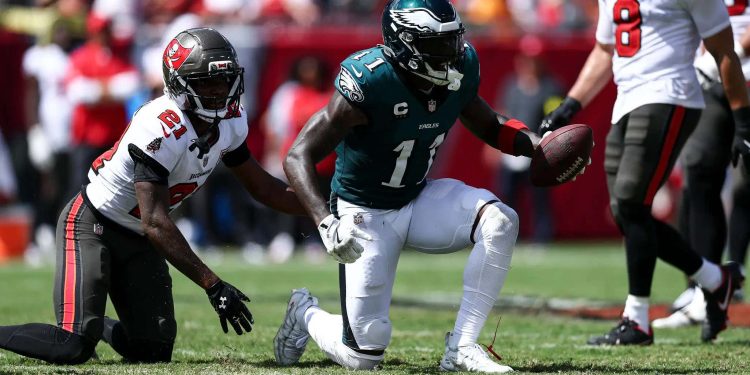 aj-brown-goes-full-receiver,-posts-some-cryptic-lyrics-on-twitter-after-the-eagles-move-to-4-0