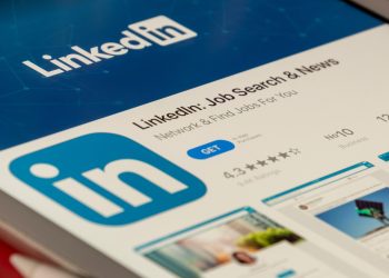 ‘no-bs-content’:-sling-&-stone-launches-linkedin-services-for-execs-–-mumbrella