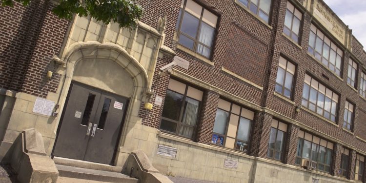 allentown-school-principal-resigns-after-viral-video-incident-at-city-park-–-lehighvalleylive.com