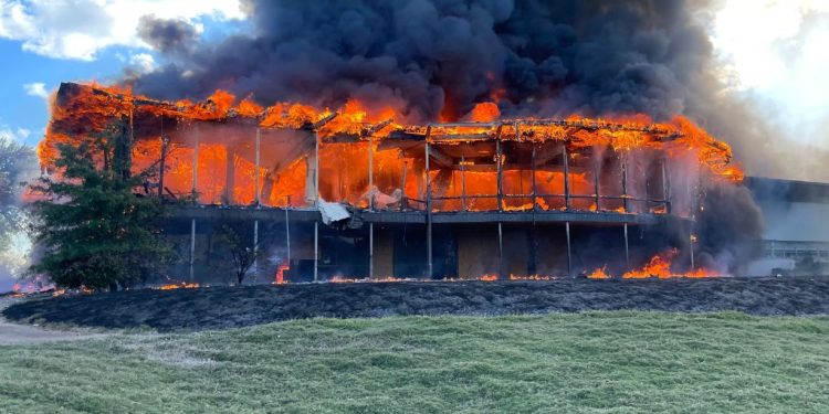 huge-fire-engulfs-historic-louisiana-golf-club-–-inkl