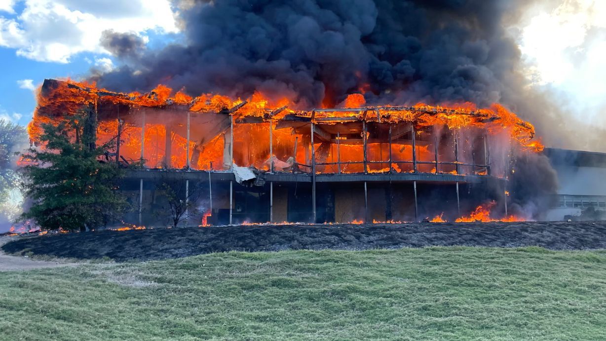 huge-fire-engulfs-historic-louisiana-golf-club-–-inkl