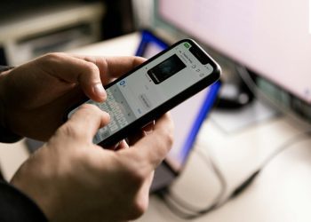 iphone-users-can-now-translate-whatsapp-messages-without-leaving-the-app:-here’s-how