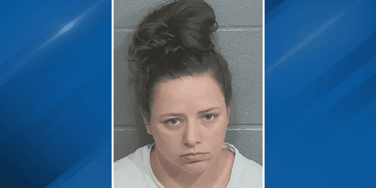 teacher-allegedly-video-called-student-from-shower,-tried-to-set-up-sexual-encounter