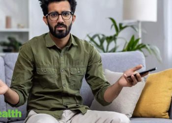whatsapp-screen-mirroring-scam:-how-your-phone-screen-can-empty-your-bank-account