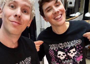 youtubers-dan-and-phil-confirm-they’re-dating-amid-longtime-romance-rumors