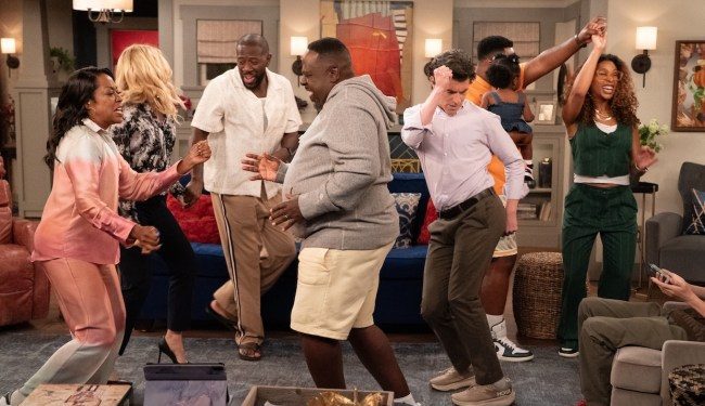 the-neighborhood-final-season:-what’s-ahead-before-cbs-comedy-series-finale-–-tvline