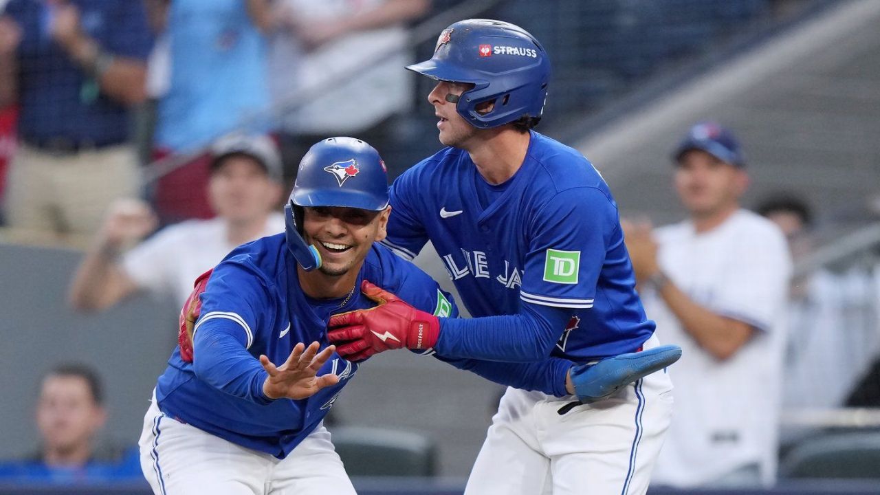 former-cleveland-guardians-make-toronto-blue-jays-clubhouse-feel-like-home-–-sportsnet