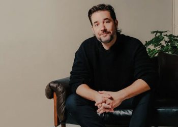 ‘dead-internet-theory’-explained:-why-reddit-founder-blames-‘quasi-ai’-and-‘linkedin-slop-…-–-mint