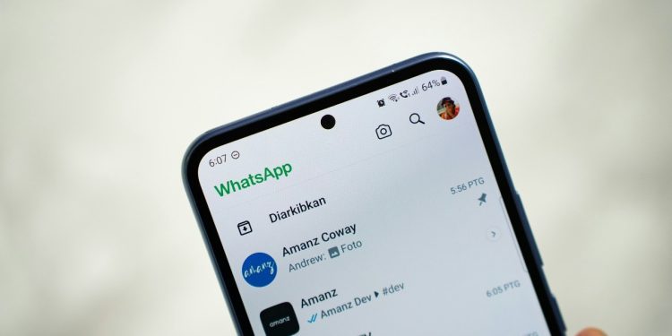 whatsapp-bans-ai-chatbots-from-its-platform,-openai-and-others-to-lose-access-soon