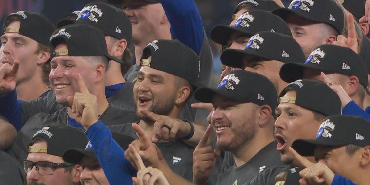 inside-the-exciting-blue-jays-clubhouse-celebration-–-citynews-vancouver