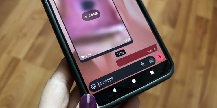 send-a-blank-message-on-whatsapp-to-prank-your-friends-–-make-tech-easier