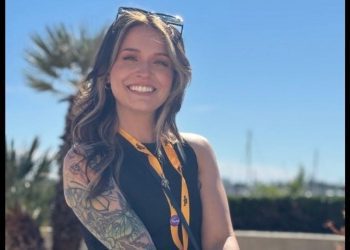 who-is-foxie?-twitch-streamer-shares-stalking-horror-amid-emiru-attack-row,-‘sick-to-my-stomach’