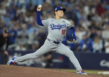 yoshinobu-yamamoto-cleaned-up-trash-in-dodgers-dugout-after-world-series-complete-game