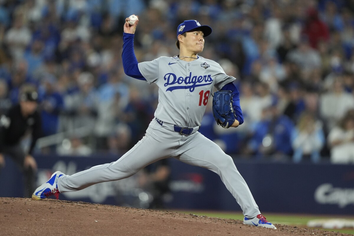 yoshinobu-yamamoto-cleaned-up-trash-in-dodgers-dugout-after-world-series-complete-game