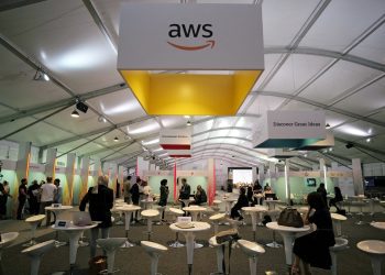 why-did-minecraft,-instagram-go-down-during-azure,-aws-outage.-a-recap-|-world-news