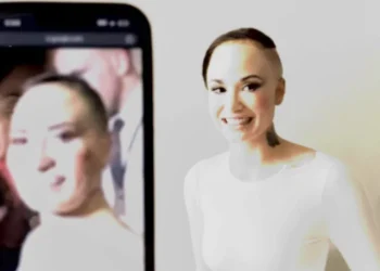 demi-lovato-recreates-viral-‘poot’-meme-for-halloween-|-the-express-tribune